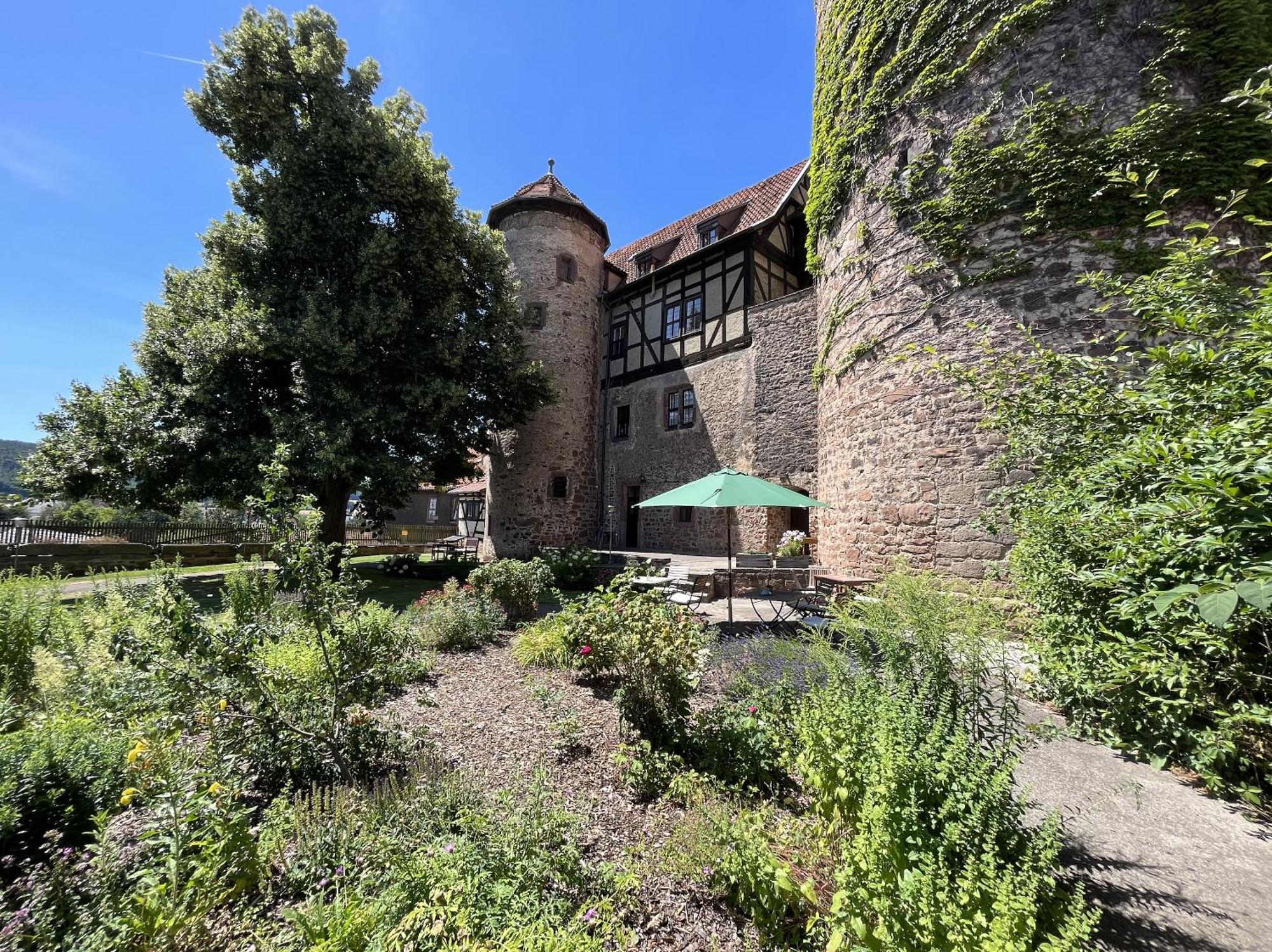 Graefin Amalia - Elegantes Apartment In Der Historischen Hinterburg In Schlitz, 2 Schlafzimmer, Mit Garten, Nahe Fulda Und Bad Hersfeld Экстерьер фото